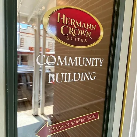 Hermann Crown Suites Exterior foto