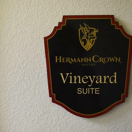 Hermann Crown Suites Exterior foto