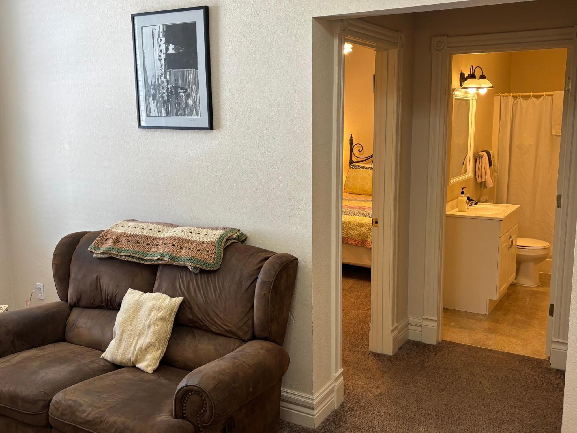 Crown Hotel
