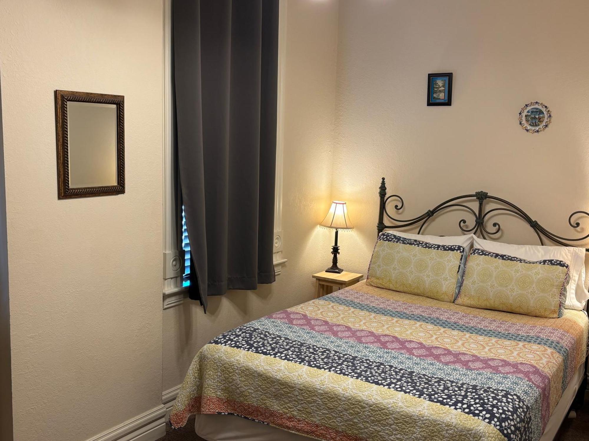Hotel Crown