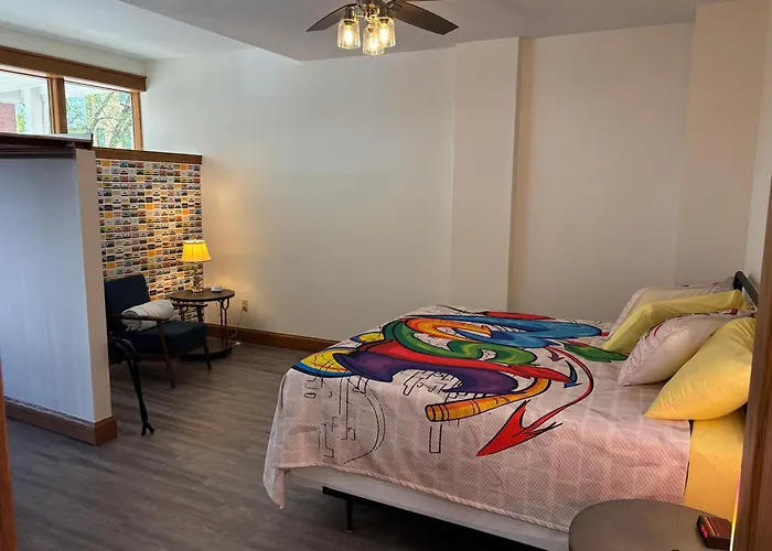 Hermann Crown Suites